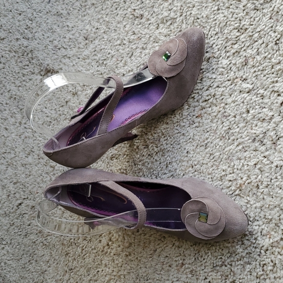 Poetic License Women's Collectors Item Mary Jane Pump Size 6 - Picture 3 of 9